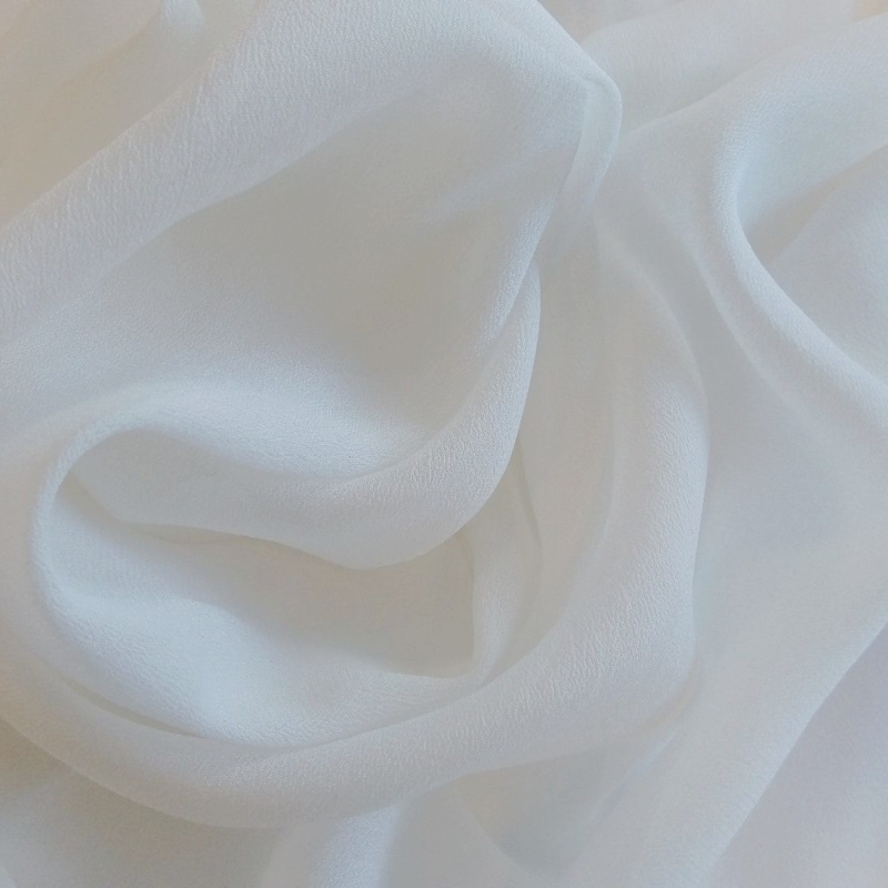 Airy viscose crepe fabric white
