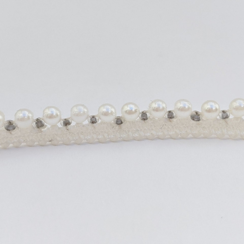 Decorative ribbon with pearls white
